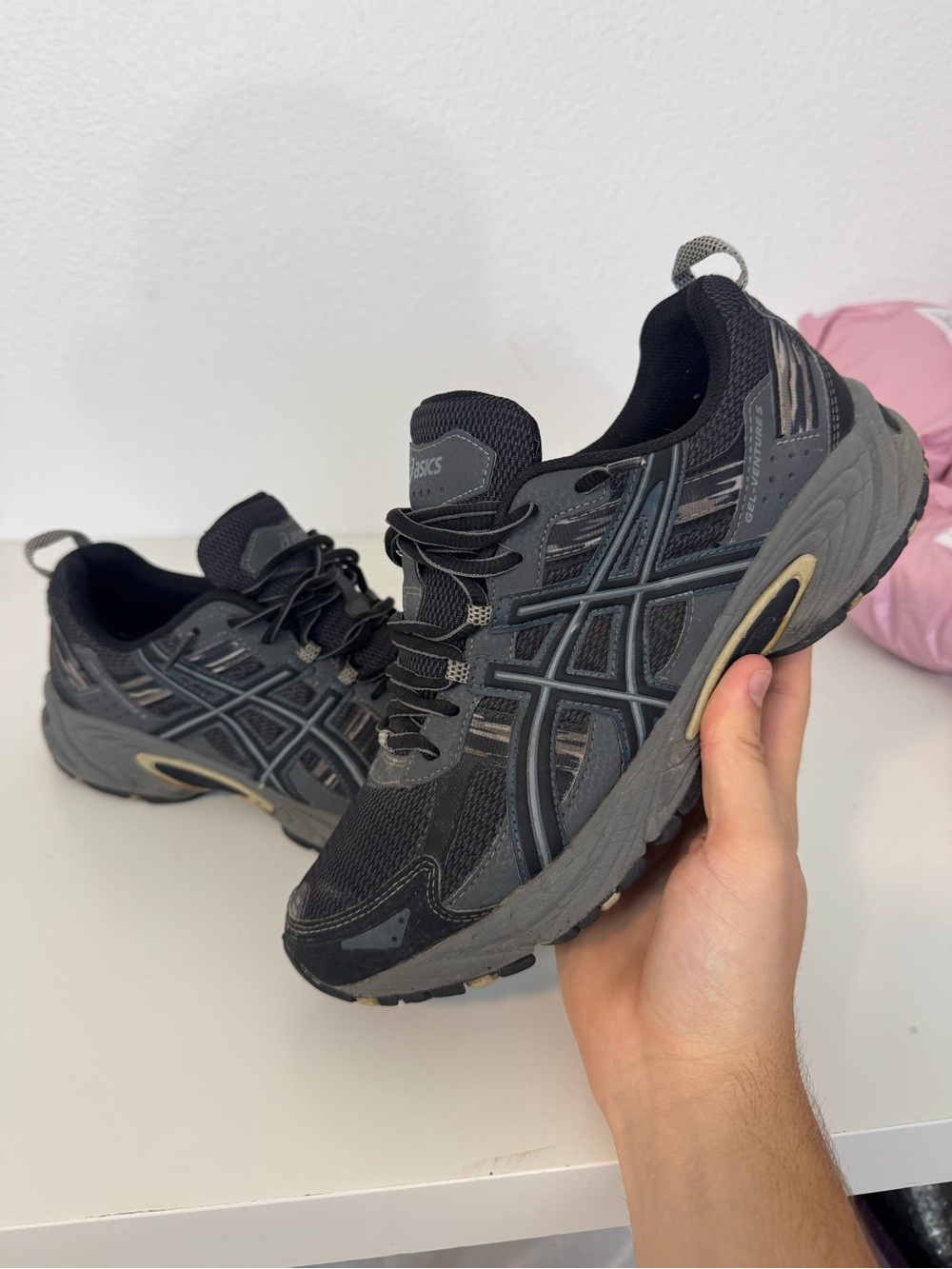 ASICS Men's Black Athletic Running Shoes